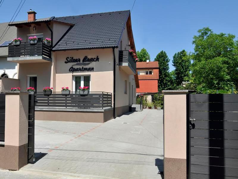 Silver Beach Apartments Siófok Esterno foto
